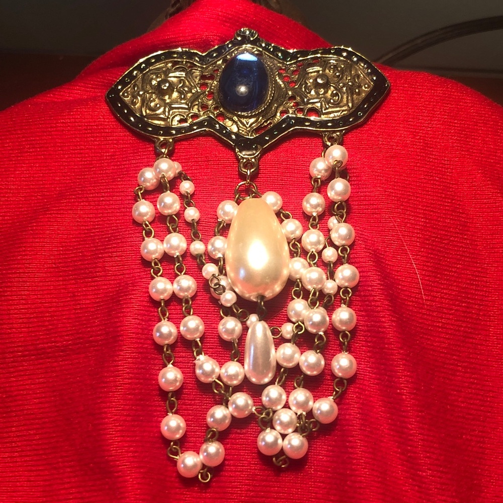 VINTAGE BROOCH SILVER PIN 3" Faux blue stone FAUX PEARL CHAIN DANGLE/Costume